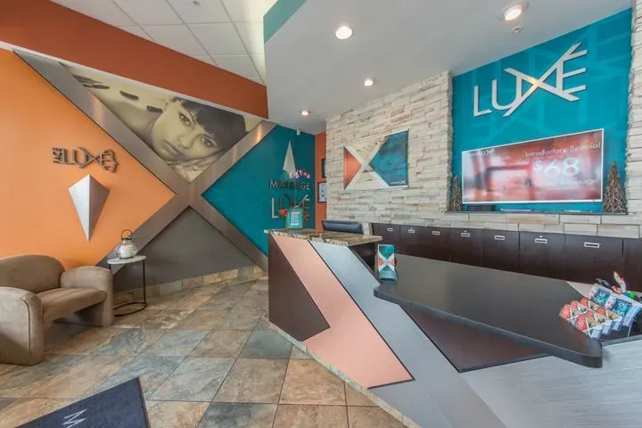 https://cdn.salonspotlight.com/photos/FwNIRtTANi3XwBPItfkZ/4905cac1-015e-4667-9ab1-18d8c33f045a_720x720