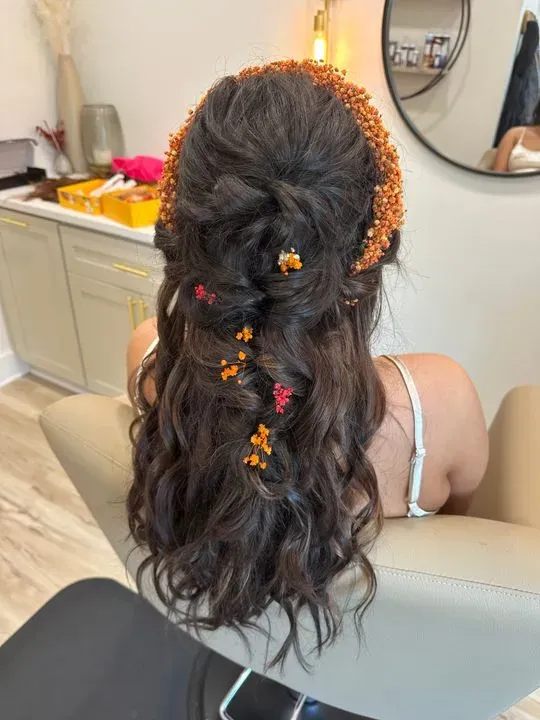 https://cdn.salonspotlight.com/photos/FxwL14i9qv9TvQWoUvc3/5cd0a96b-9b6b-480e-b3c3-b09e36f0271a_720x720