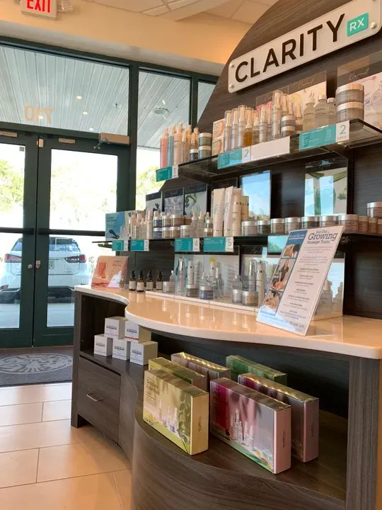 https://cdn.salonspotlight.com/photos/G06sT8vwZ5HdNUTOvsYH/a793af91-d89e-422b-8684-83b861be79cf_720x720