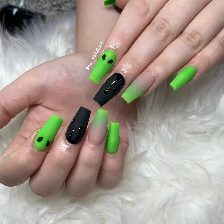 https://cdn.salonspotlight.com/photos/G1cNuHLeD0hH9agFvMTv/56c0bb00-f3b5-4654-b93c-be80359e55d8_720x720