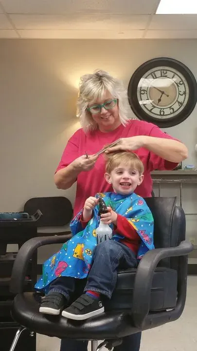 https://cdn.salonspotlight.com/photos/G2UeCLsTVxn9a7UnVH25/4153cea4-3131-446b-ba2c-79313401e637_720x720
