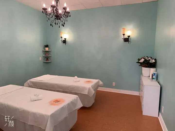 https://cdn.salonspotlight.com/photos/G3d4tPlJR3l8wkjCai4x/bfbe732e-81f1-47c4-8e02-66b918ff8bac_720x720