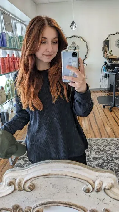 https://cdn.salonspotlight.com/photos/G3rFDyZ9ntHYjyIxrDfn/3c11b30e-b0f6-4b24-9fa2-80cdb674b0b9_720x720