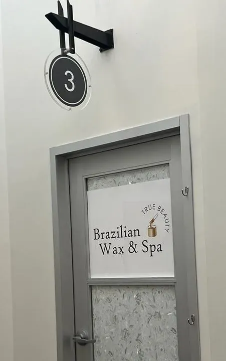 https://cdn.salonspotlight.com/photos/G43lPqqtAd70BjTTB5vl/5915145d-2e3f-4511-9ddc-a82353afd160_720x720