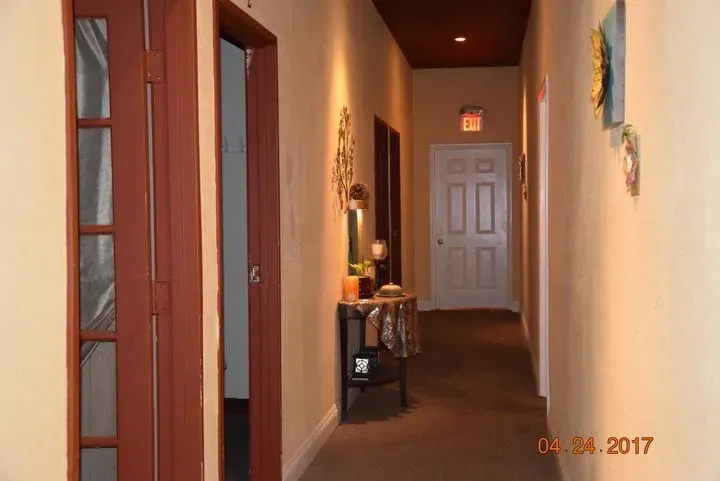 https://cdn.salonspotlight.com/photos/G8NdgZc73dQMVxJa6WKf/8026f302-4bf0-4eb6-b32b-2bae1ff60e5d_720x720