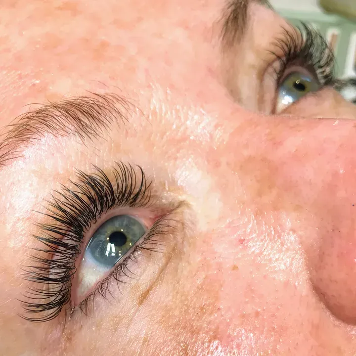 https://cdn.salonspotlight.com/photos/GBi0z8mdTFqFhdZq148q/b9abf455-823a-4eb2-9cb9-eda1d06bd915_720x720