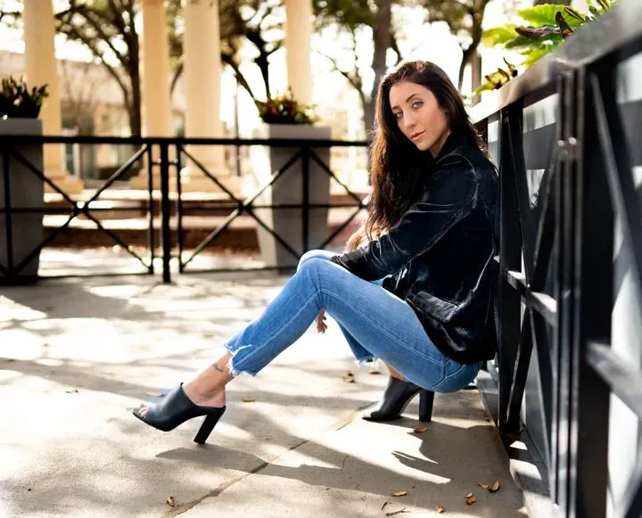 https://cdn.salonspotlight.com/photos/GEO5BmGAY32IaBvqSfuk/1ad0c6e4-56b3-4ec1-94f3-619a5e0269a7_720x720