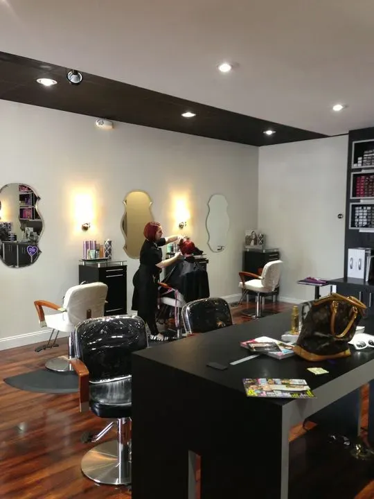 https://cdn.salonspotlight.com/photos/GEO5BmGAY32IaBvqSfuk/9356473f-a5af-4b07-9ca4-591901ede4a7_720x720