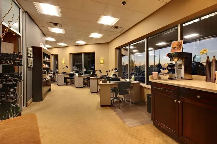 https://cdn.salonspotlight.com/photos/GG62C26YGi41sAVY5648/9ab527d5-0972-4999-ac26-b7c7deae3ffa_720x720