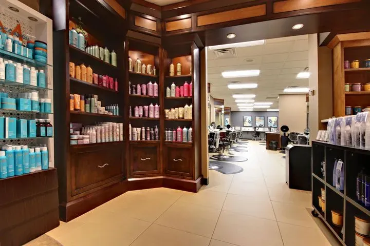 https://cdn.salonspotlight.com/photos/GG62C26YGi41sAVY5648/a66a7c70-740d-4f4a-bf81-695e73bb10f8_720x720
