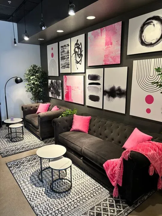 https://cdn.salonspotlight.com/photos/GIyz5u9A4nc4LLmetHOI/c1330655-b57c-45fa-93e6-2bd52d131c75_720x720