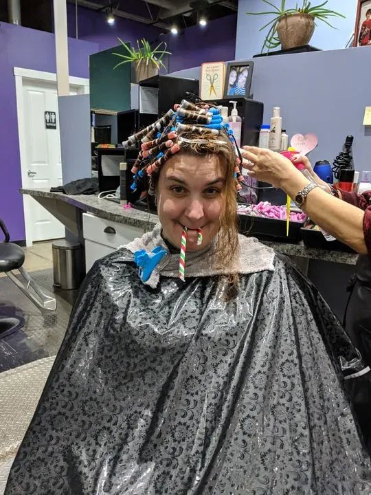 https://cdn.salonspotlight.com/photos/GJnZrdLWJp0NKByAYEVJ/8ac859b6-8e26-47aa-9266-bf3733507b78_720x720