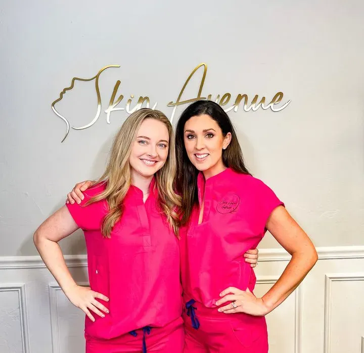 https://cdn.salonspotlight.com/photos/GLHq1iegVjT1mFkPg6g9/096a6696-9aa3-4c87-b13f-666f79a624fc_720x720