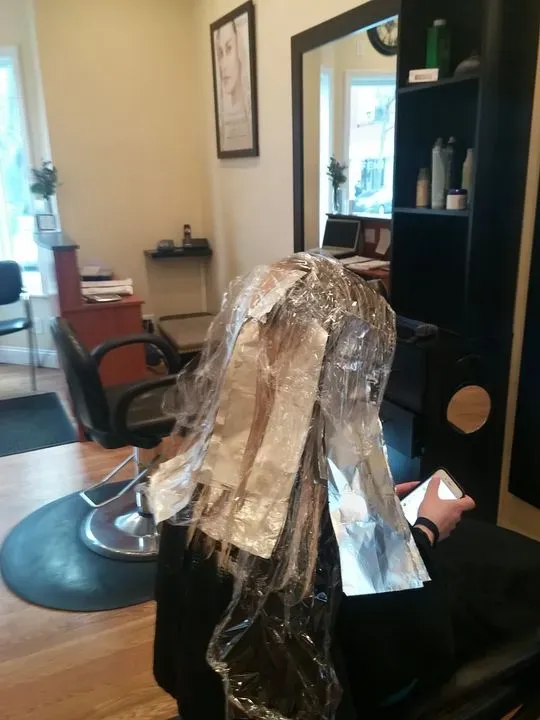 https://cdn.salonspotlight.com/photos/GN4nhGguRjGn606CSWad/370d9c8d-3c76-4238-8abb-d3cc90112f69_720x720