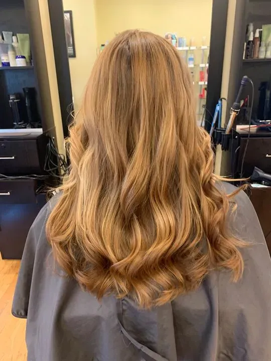 https://cdn.salonspotlight.com/photos/GN4nhGguRjGn606CSWad/4e71edd6-e84f-426a-9740-2dd7ae96806d_720x720