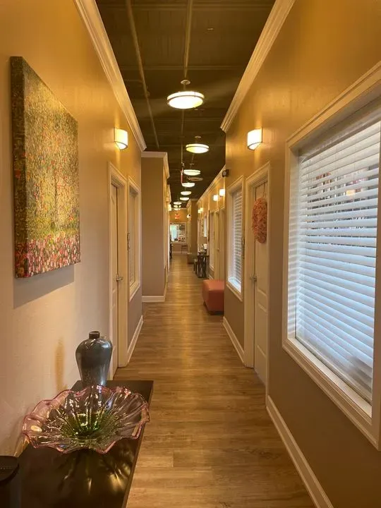 https://cdn.salonspotlight.com/photos/GOOv4VyxH0qz7q3ta0Py/eb4b0ea4-1110-40a5-a21f-747953b954fb_720x720
