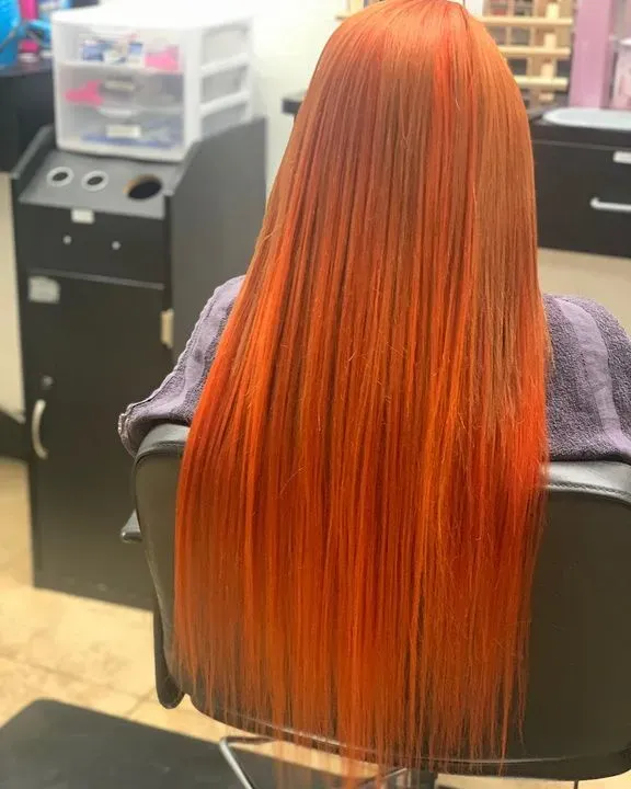 https://cdn.salonspotlight.com/photos/GQmLguyRdqOBschfq3le/af4fb32b-7587-4eac-b1b8-6567d3a30cdf_720x720
