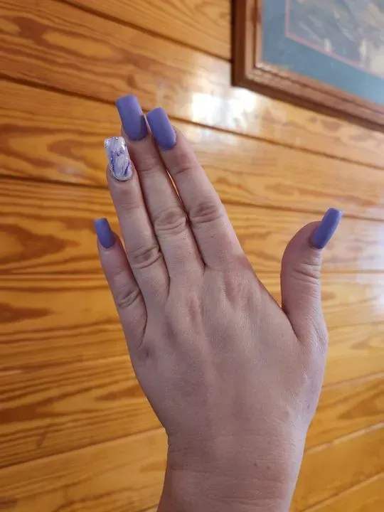 https://cdn.salonspotlight.com/photos/GR1H0DO7R1G5iHIV65fY/11b1d761-95e4-4673-8fc6-981543b60677_720x720