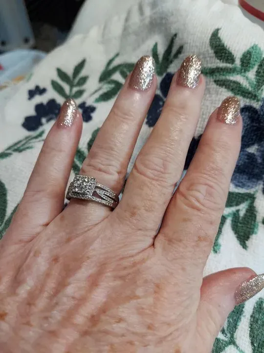 https://cdn.salonspotlight.com/photos/GR1H0DO7R1G5iHIV65fY/5859df9e-0f8f-4639-8bac-f403f65bce2e_720x720