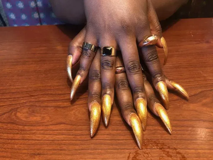 https://cdn.salonspotlight.com/photos/GR1H0DO7R1G5iHIV65fY/7bfa7de9-2ae7-486b-b47a-b9d026f71b41_720x720