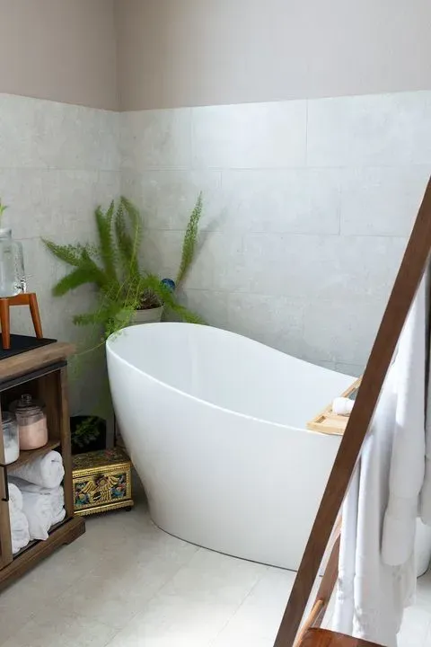 https://cdn.salonspotlight.com/photos/GSgcRlail9LpWGMemLvm/79126119-a25e-4316-973e-c8aeecdf7387_720x720