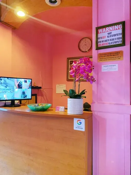 https://cdn.salonspotlight.com/photos/GXmREXCDETDI70D1i9N5/10dcda94-ebac-4e5a-9a84-d22c4474feb3_720x720