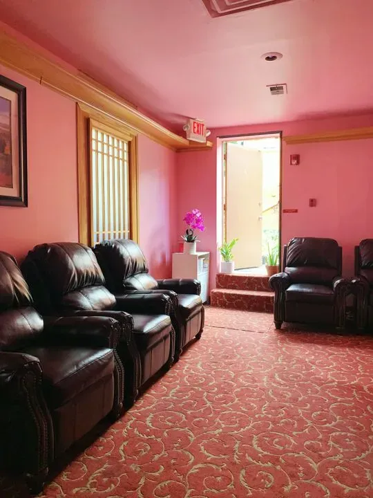 https://cdn.salonspotlight.com/photos/GXmREXCDETDI70D1i9N5/2a1c39e2-f52a-48db-8b73-c098e99ce515_720x720