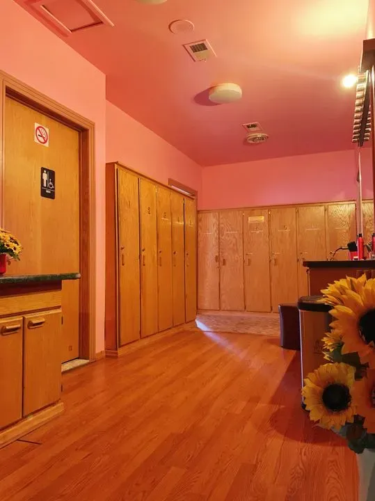 https://cdn.salonspotlight.com/photos/GXmREXCDETDI70D1i9N5/3c12dc3c-6610-4e9f-b1e3-42bf9187434e_720x720