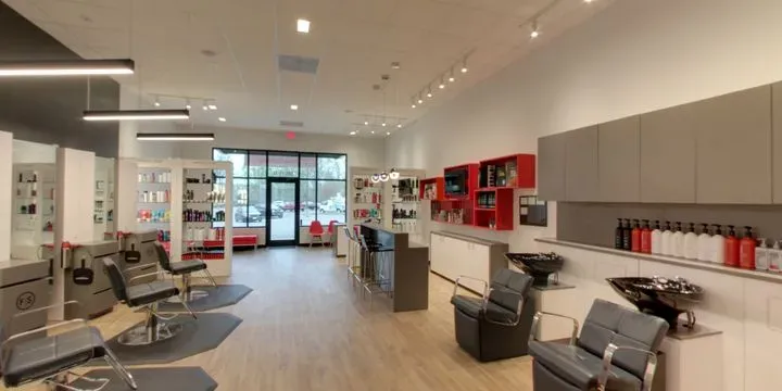 https://cdn.salonspotlight.com/photos/GZ80uSDe8GizeeavSvVM/1636cb78-b4dc-4c07-9503-e3bfe7a7a36a_720x720