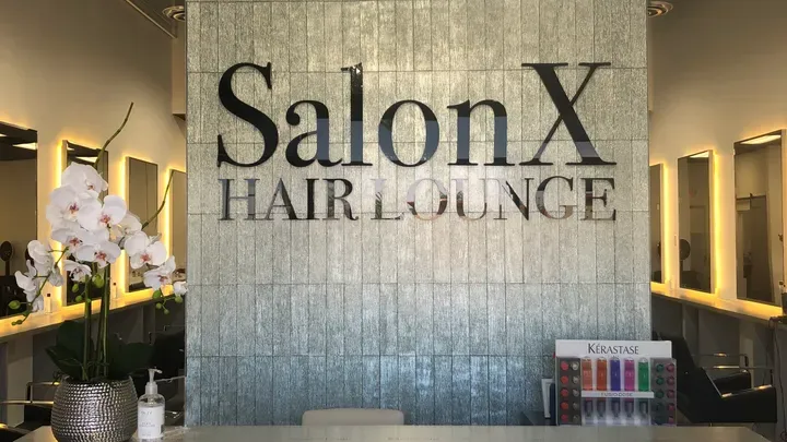 https://cdn.salonspotlight.com/photos/GaMk32hgWo2XWlMXxIE0/00981660-a505-427d-a461-81813ae72032_720x720