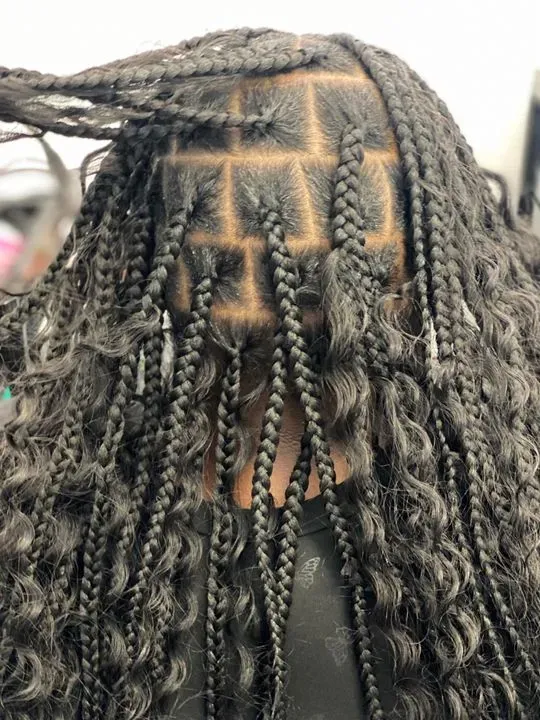 https://cdn.salonspotlight.com/photos/Gajj8CQ3TVQrDdRFzzjM/7d6f21fe-e660-447f-94a3-5552cd2b718c_720x720
