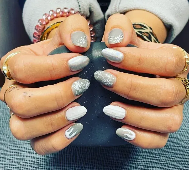 https://cdn.salonspotlight.com/photos/Gb0y5sY3afvP56Lql0gJ/9beee839-75d4-41f3-ae36-39769d011228_720x720