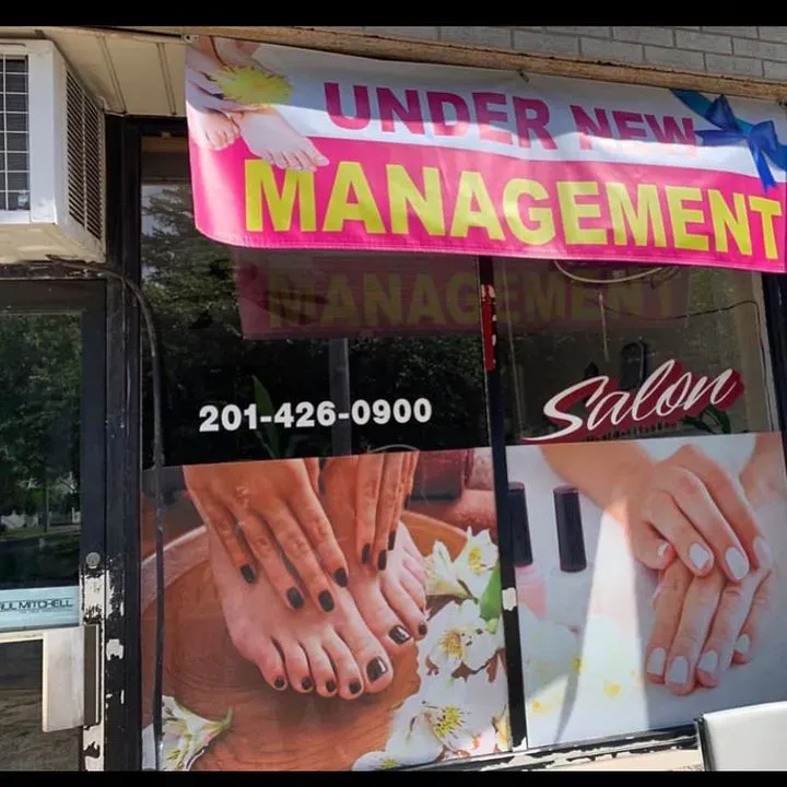 https://cdn.salonspotlight.com/photos/GduCre7sdoC427guciSm/fcdd428b-14d4-40c2-83fe-8cfb463d01fc_720x720