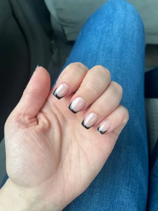 https://cdn.salonspotlight.com/photos/GeHvAND9zWR4tWXddBsM/d29cd53e-d3df-4800-8e23-3a72b42d0ecf_720x720
