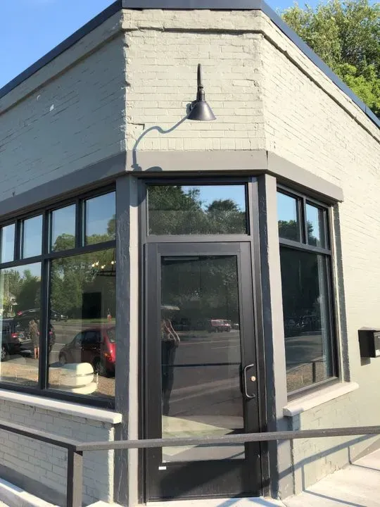 https://cdn.salonspotlight.com/photos/Gj80eDwwJ5PG0TsiApi4/3f2612e8-d293-4ca5-83e6-27c03fc2d963_720x720