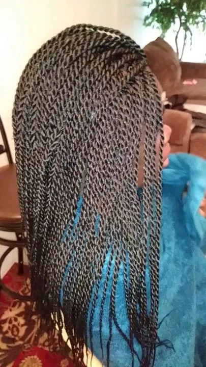 https://cdn.salonspotlight.com/photos/GjVlW22f4K9bjPKRT2hr/04da864b-ab8f-49f6-86c0-c54fd46a368a_720x720