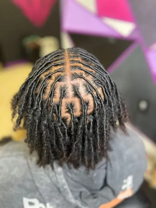 https://cdn.salonspotlight.com/photos/GjXt91GCi7Ba3Lf8nanf/aaf98d0a-214e-4b04-bb36-a43b1fd46a49_720x720