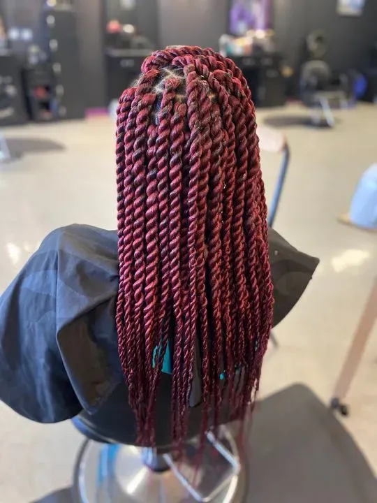 https://cdn.salonspotlight.com/photos/GjXt91GCi7Ba3Lf8nanf/fca7610c-06af-4ae2-a3cd-f3c8ff296116_720x720