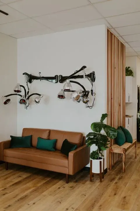 https://cdn.salonspotlight.com/photos/GkP8JGXbO2DgBrshXIyp/b0bcadd0-e53b-4481-9a41-700f32715dd1_720x720