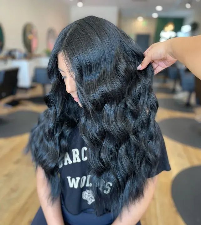 https://cdn.salonspotlight.com/photos/GkP8JGXbO2DgBrshXIyp/d7bfa4b5-857e-43be-bdbf-7dd9d331975f_720x720