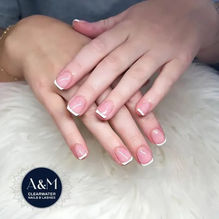 https://cdn.salonspotlight.com/photos/GkomujFYzk17YUegoZ6P/04b39876-3488-4bad-854e-696ce7a9d984_720x720