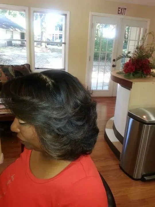 https://cdn.salonspotlight.com/photos/GlbA4L5U0v5wQkNuCrH8/d0c57ac9-141c-435f-9bc2-d16de76d4185_720x720