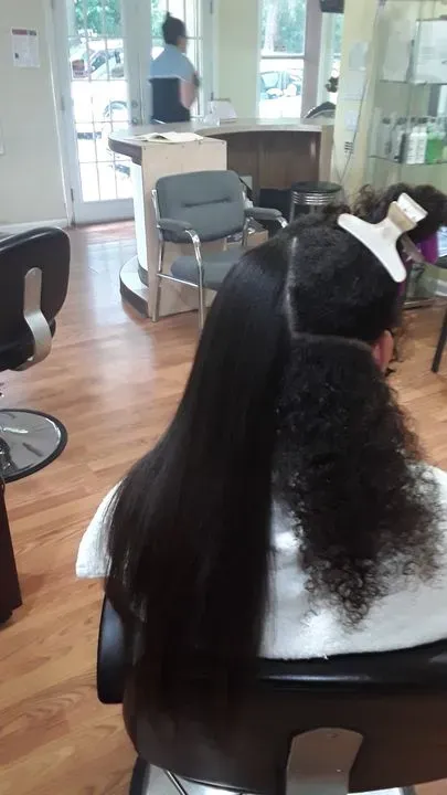 https://cdn.salonspotlight.com/photos/GlbA4L5U0v5wQkNuCrH8/f2c4741a-c8b4-4cbe-acc8-691237683a08_720x720
