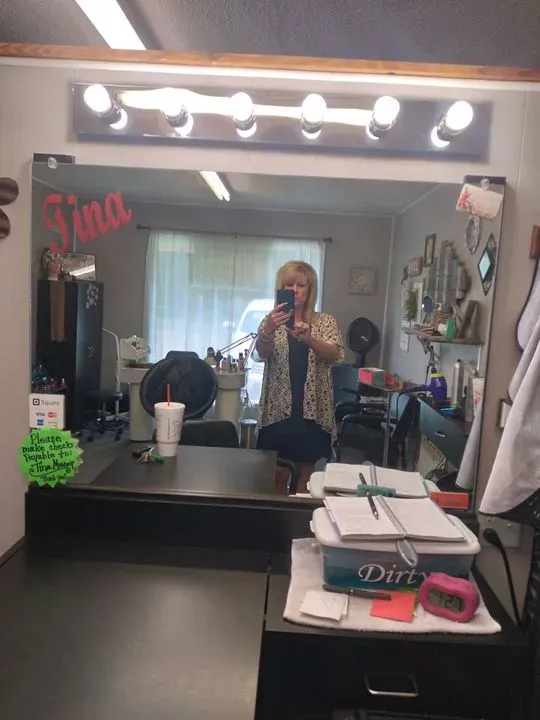 https://cdn.salonspotlight.com/photos/GlnScseCvc88oHd3AjXH/73847f63-7f13-4aa5-aedd-bde7a85bd11a_720x720