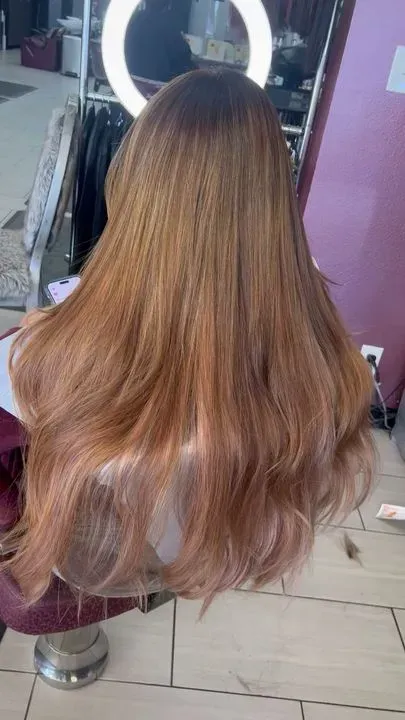 https://cdn.salonspotlight.com/photos/GlsCxqJnt9akwAB5NG8H/7ac567c8-0770-4223-ac37-998058dd29e3_720x720