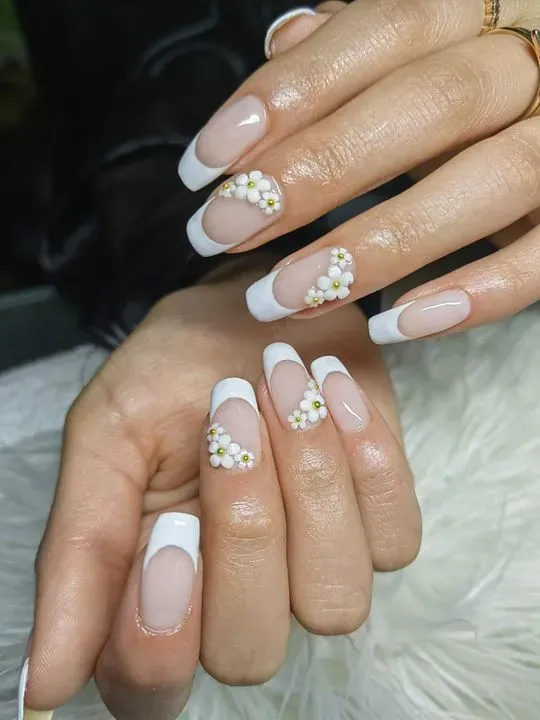 https://cdn.salonspotlight.com/photos/GmDTKYSVVXt0oqnWIHoo/f016c98b-1b2c-4224-bf83-faa1a717f7d0_720x720