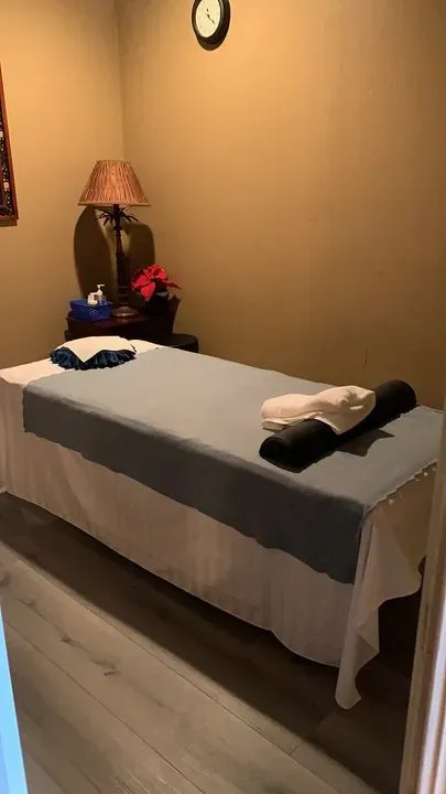https://cdn.salonspotlight.com/photos/GmJCINMEPJd96u5dHgM2/68ee150b-07d9-4491-b46b-44d659d28765_720x720