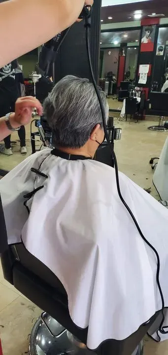 https://cdn.salonspotlight.com/photos/GprOVaXRfFBl5lueWiZR/9b2ad610-aa8e-4364-a72f-921d04ba977d_720x720