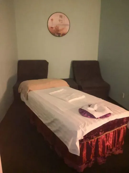 https://cdn.salonspotlight.com/photos/GqWVlLnQq0ELcdjLMJ41/c7050cc4-1d7d-455f-839d-290678f962f3_720x720