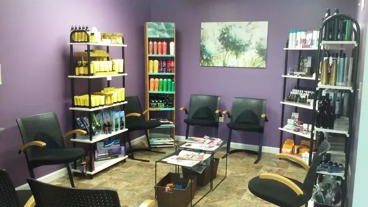 https://cdn.salonspotlight.com/photos/Gqhf6gbNklWiApIdELHt/69eec0c1-27d3-4987-9f66-dd143be6b3b5_720x720